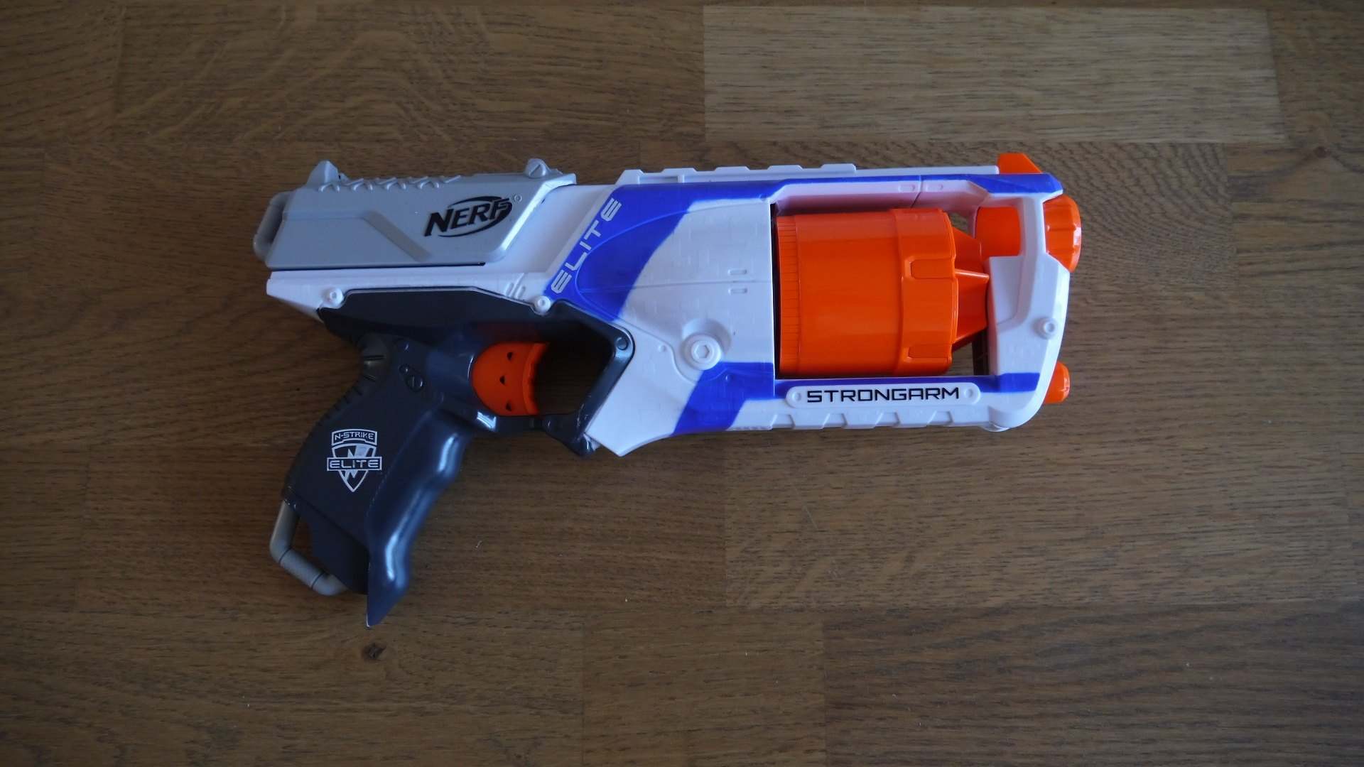 Epic Nerf Games Wien - Strongarm